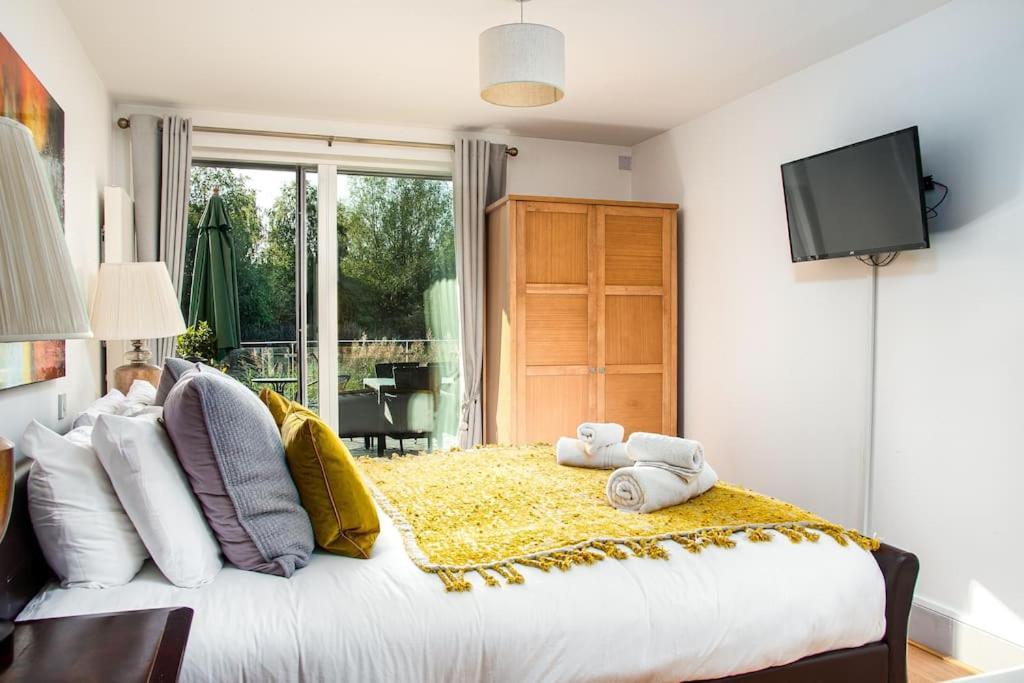 Blueberry Cottage - Lower Mill Estate Somerford Keynes Exterior photo