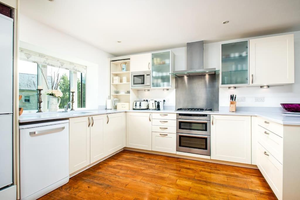 Blueberry Cottage - Lower Mill Estate Somerford Keynes Exterior photo